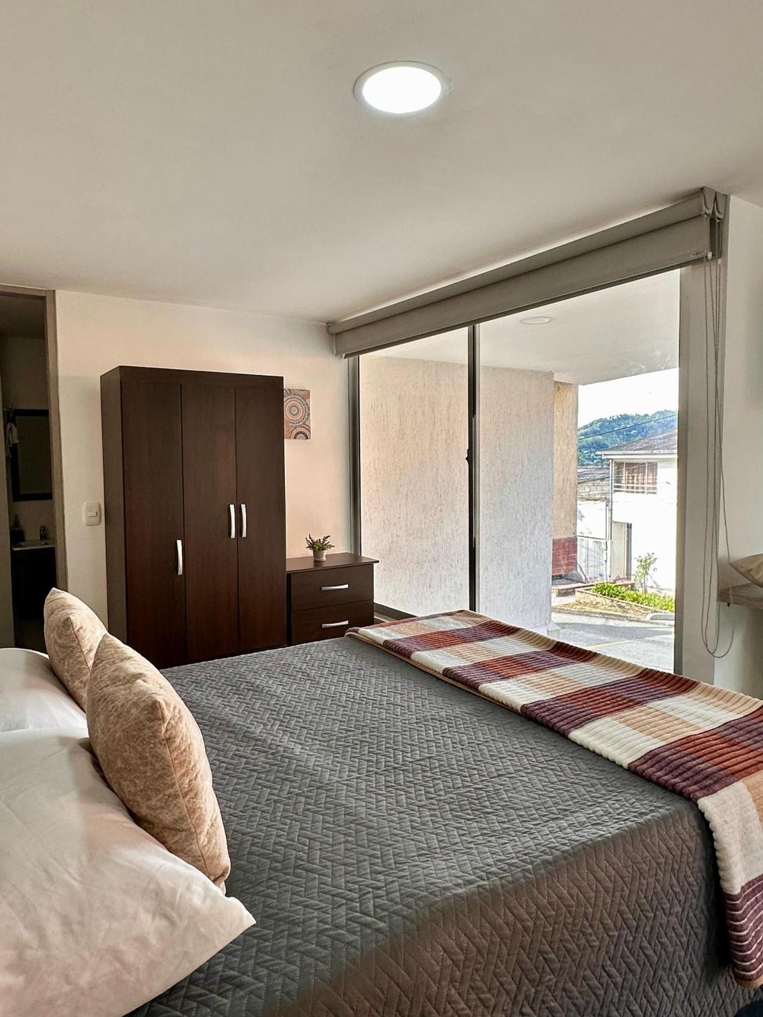 מניזאלס Apartamentos Comodos En Milan Zona G מראה חיצוני תמונה